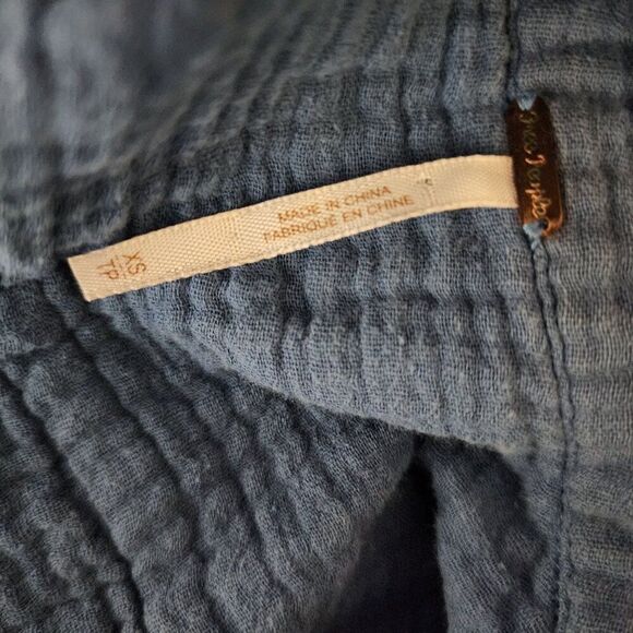 Free People Blouse Top Blue Sunstreaks Boho Casual Tie Front Shirt Womens XS - Picture 5 of 7